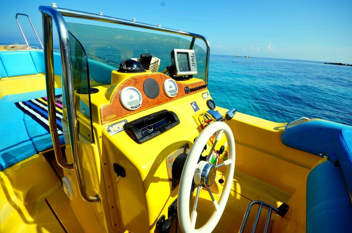 Stingher 747 | Apollon