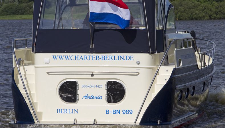 Babro Newline 42 | Antonia