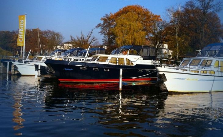 Babro Newline 42 | Antonia