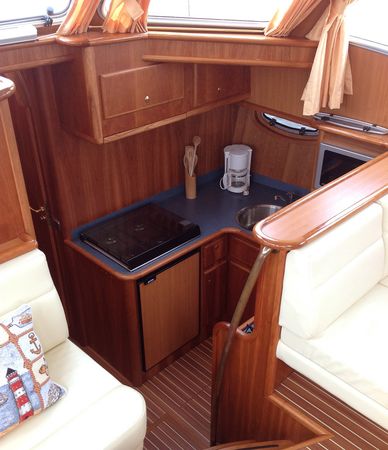 Babro Newline 42 | Antonia