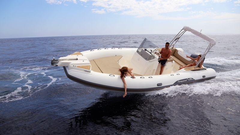 Capelli Tempest 775 | Tupac