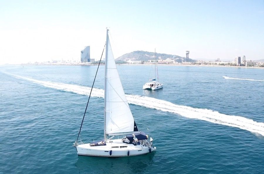 Jeanneau Sun Odyssey 39 | White Satin