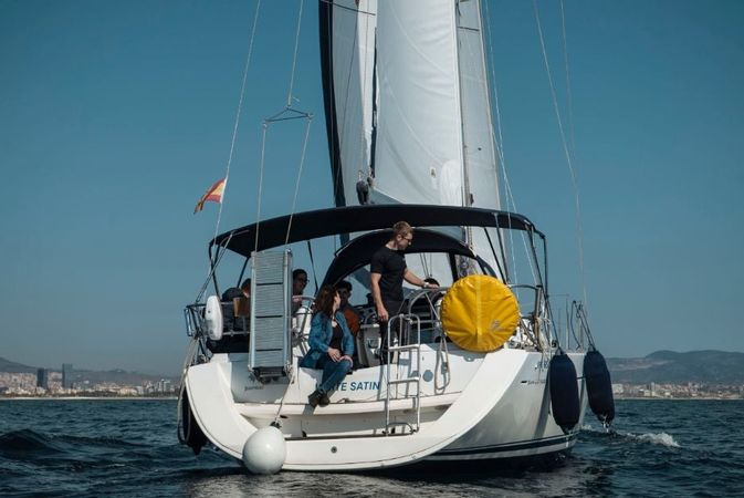 Jeanneau Sun Odyssey 39 | White Satin