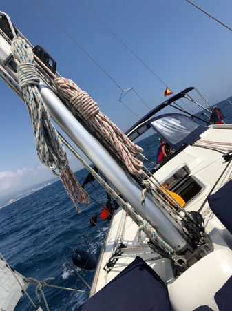 Jeanneau Sun Odyssey 39 | White Satin