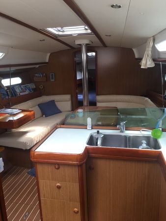 Jeanneau Sun Odyssey 39 | White Satin