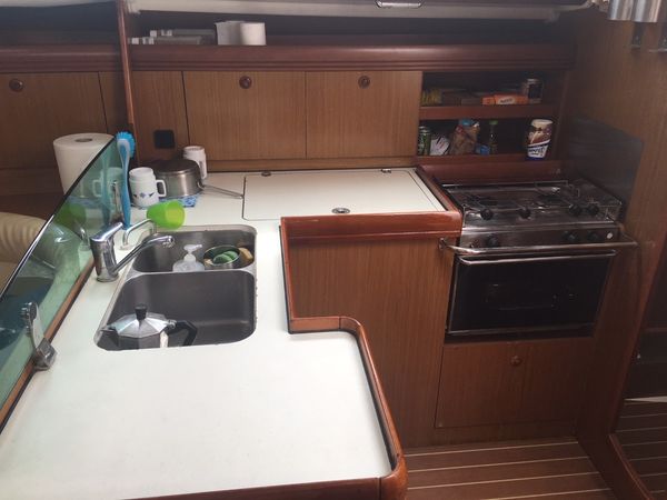 Jeanneau Sun Odyssey 39 | White Satin