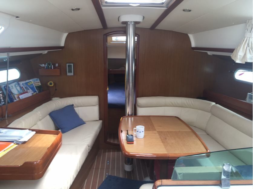Jeanneau Sun Odyssey 39 | White Satin