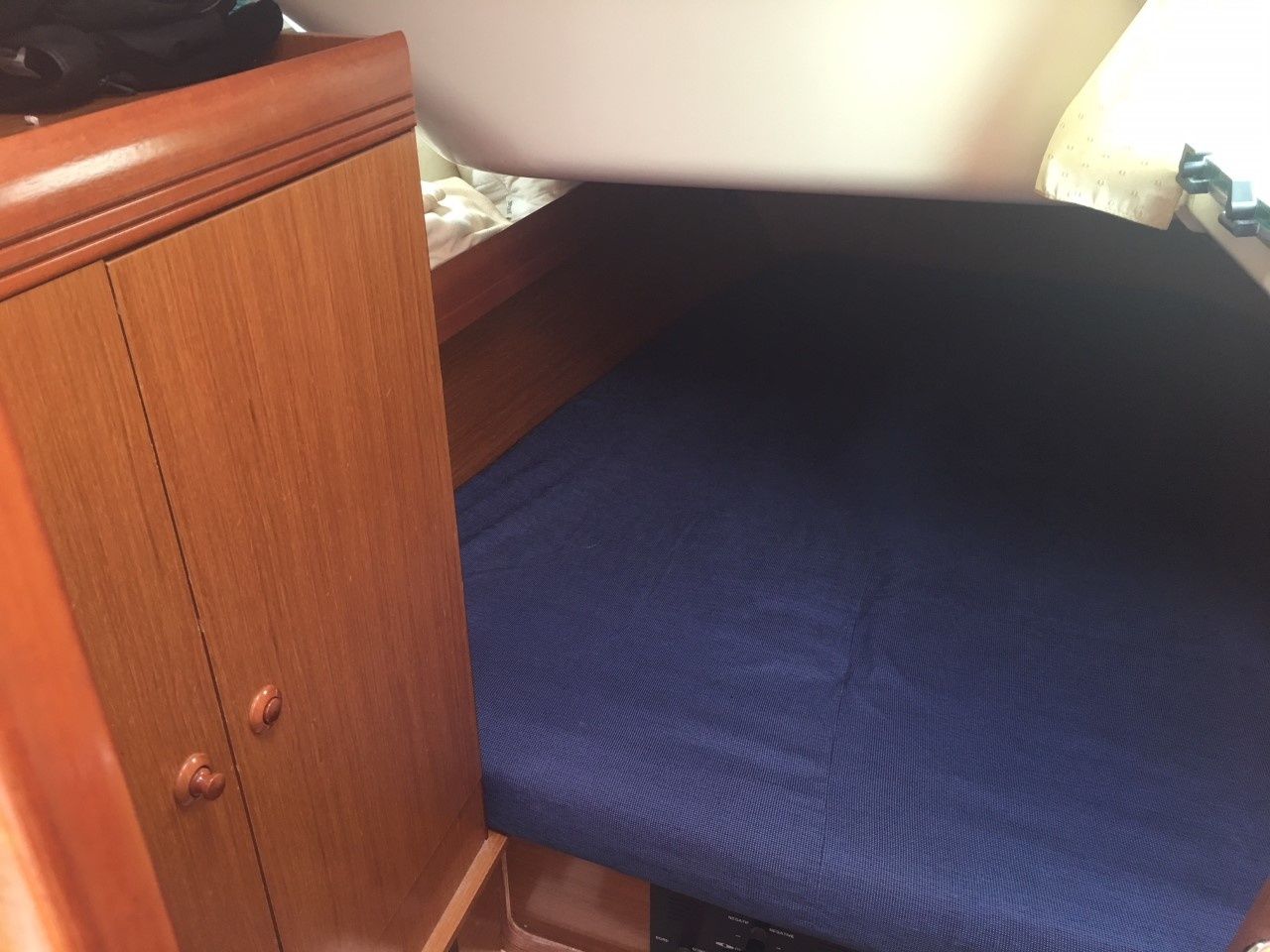 Jeanneau Sun Odyssey 39 | White Satin
