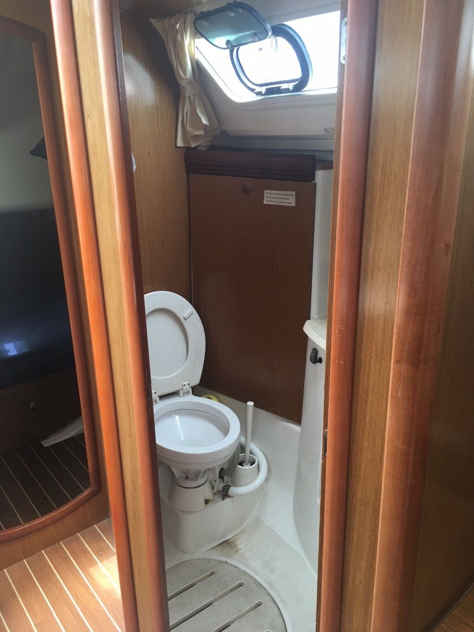 Jeanneau Sun Odyssey 39 | White Satin