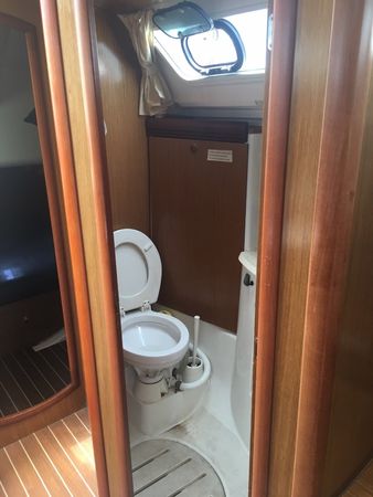 Jeanneau Sun Odyssey 39 | White Satin