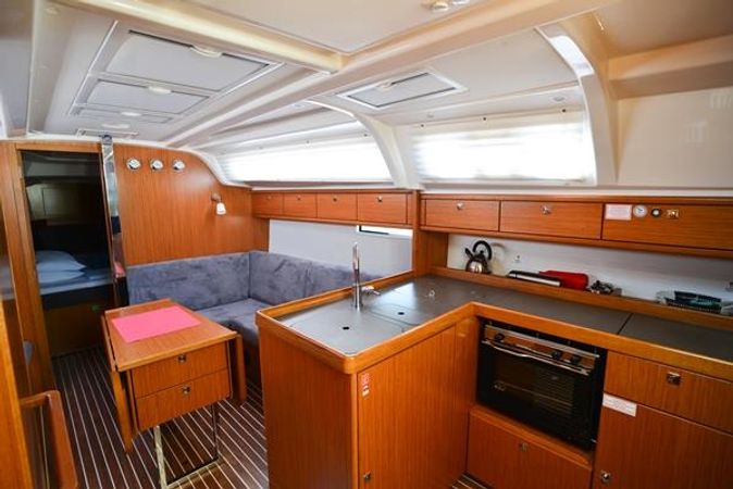 Bavaria Cruiser 37 | Kedi