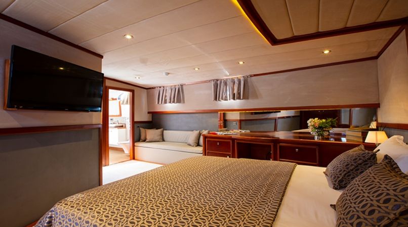 Motor Sailer 75 | Perdue