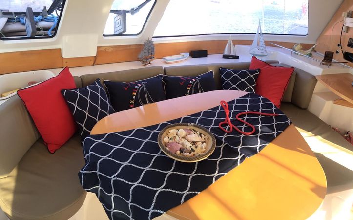 Fountaine Pajot Lavezzi 40 | Odinn