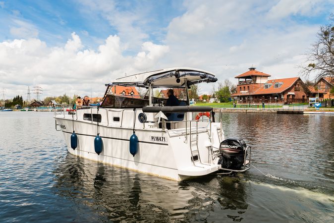 Delphia Nautika 830 | Two lakes