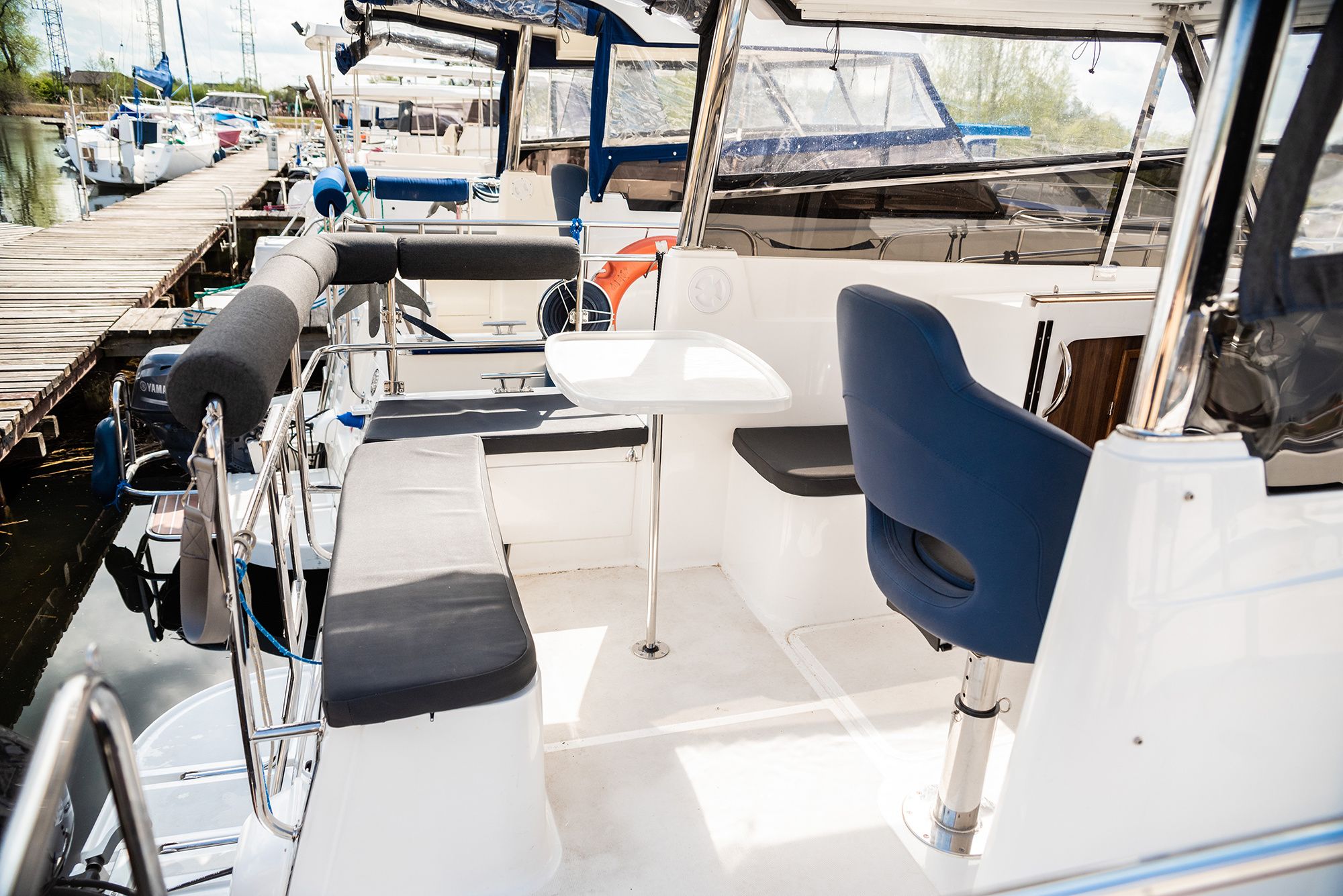 Delphia Nautika 830 | Two lakes