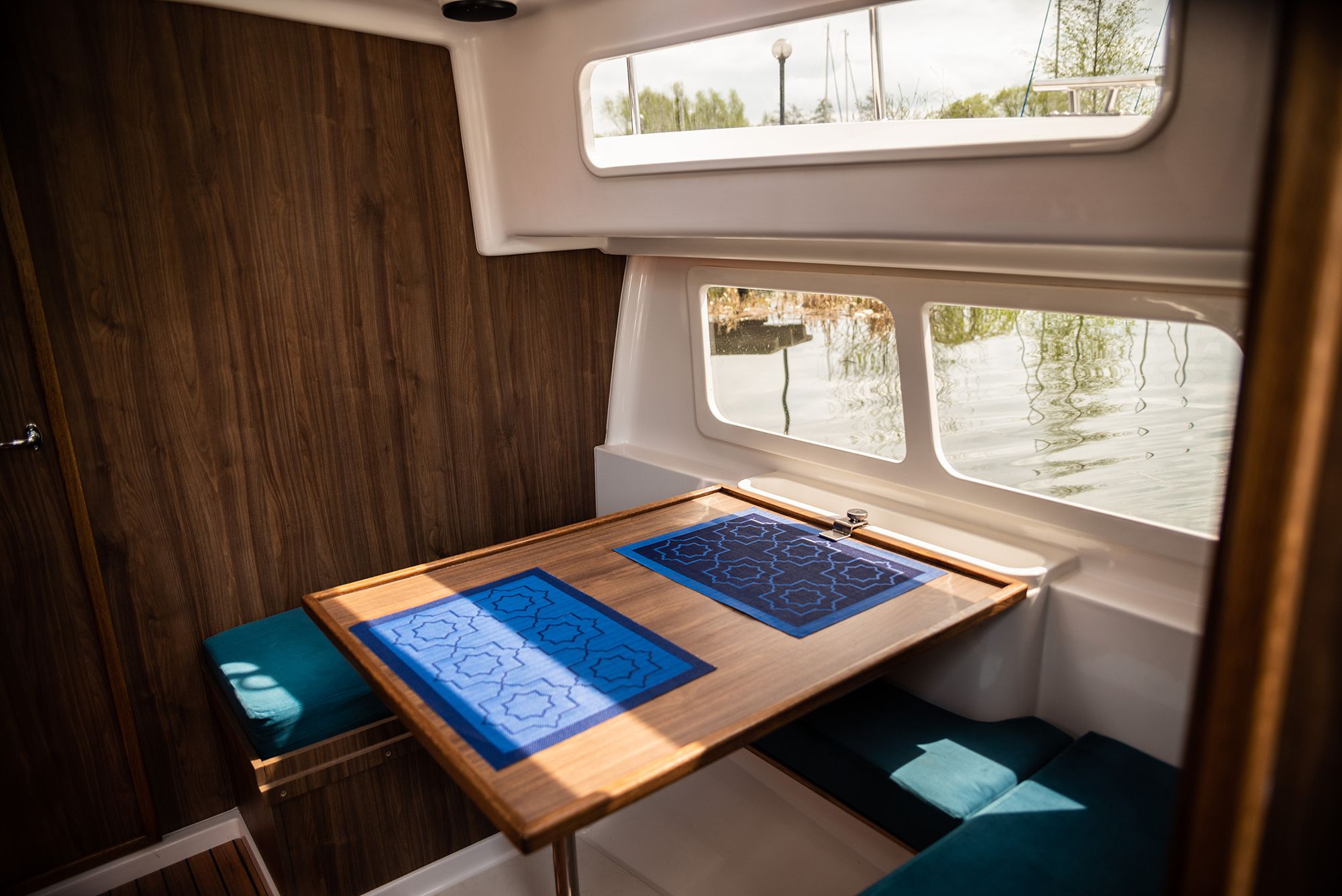 Delphia Nautika 830 | Two lakes