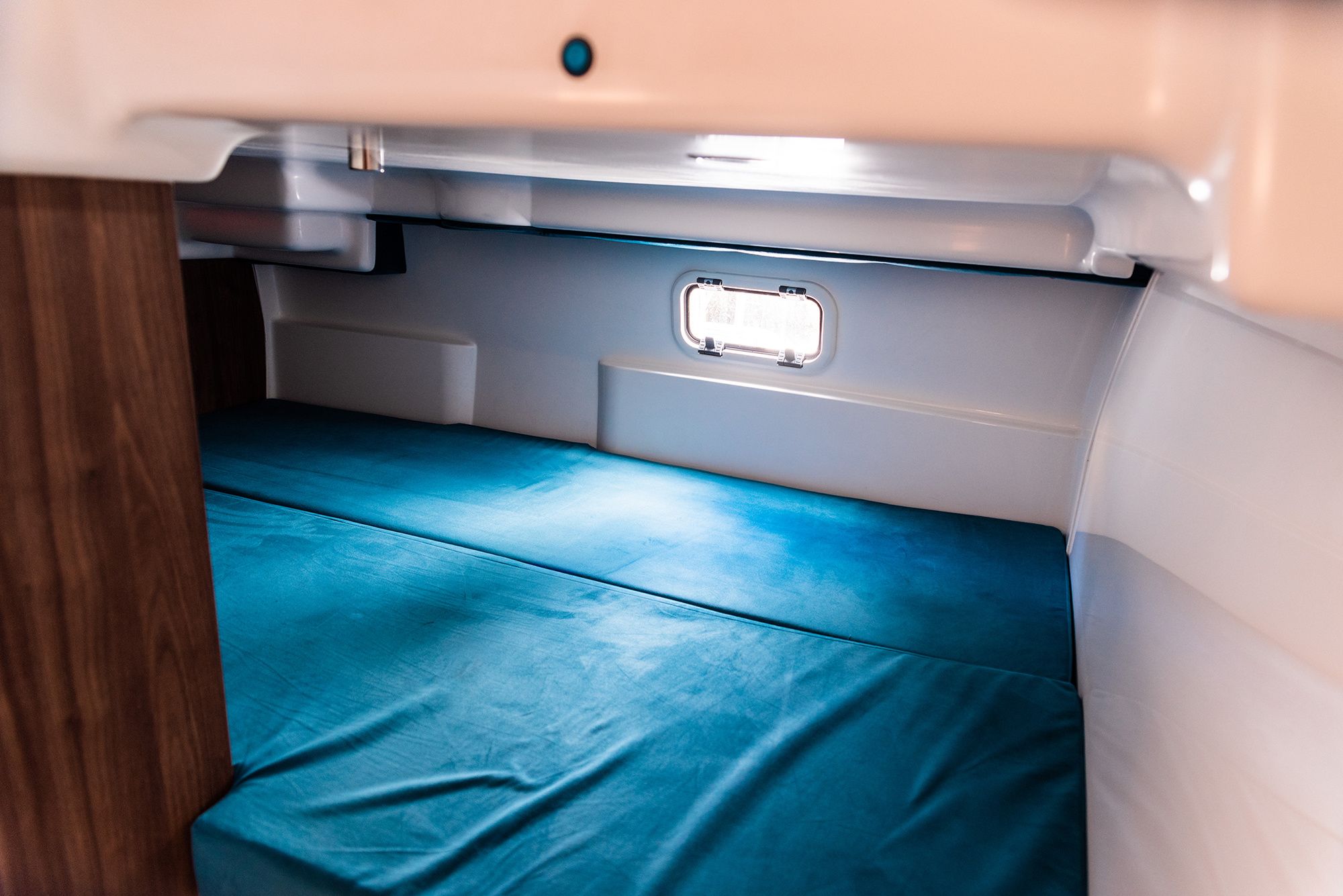 Delphia Nautika 830 | Two lakes