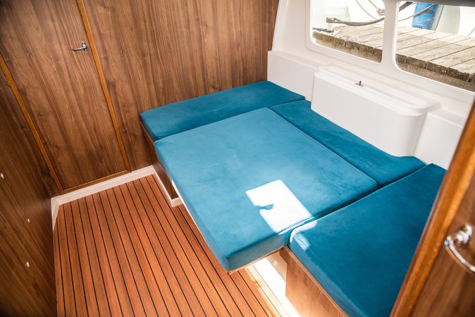 Delphia Nautika 830 | Two lakes