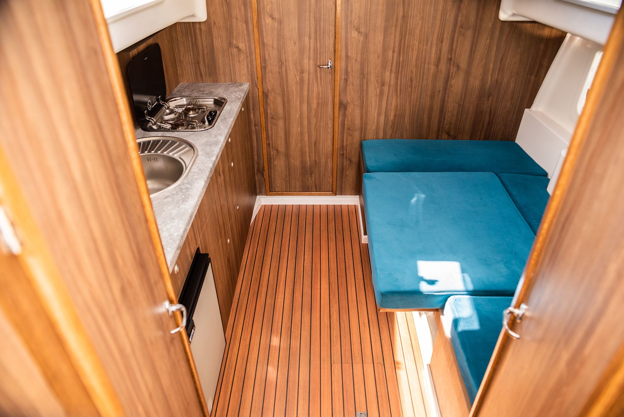 Delphia Nautika 830 | Two lakes