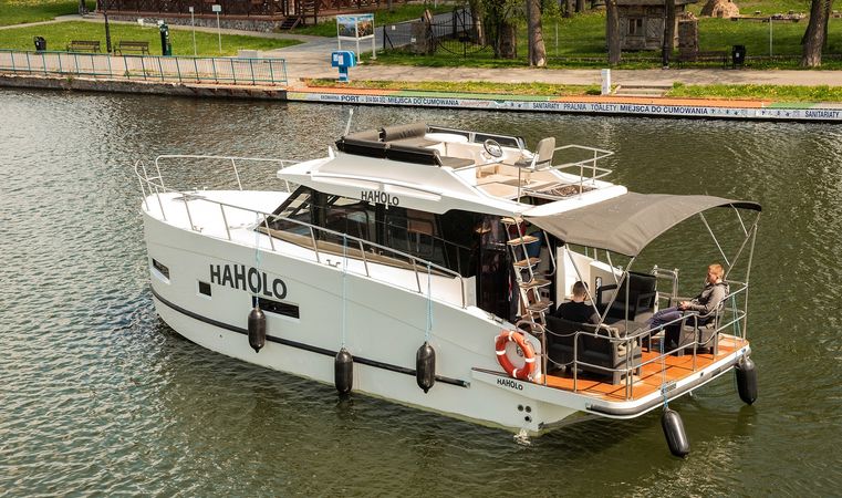 Cobra Yachts 40 | Haholo