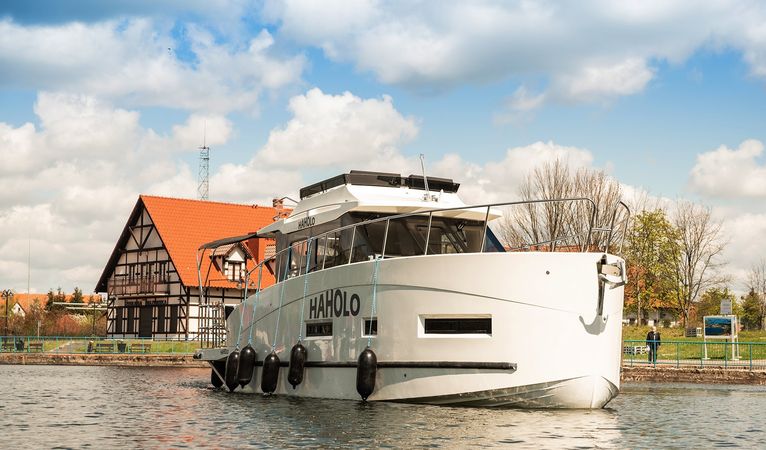 Cobra Yachts 40 | Haholo