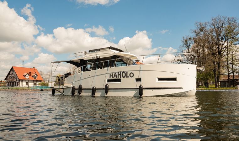 Cobra Yachts 40 | Haholo