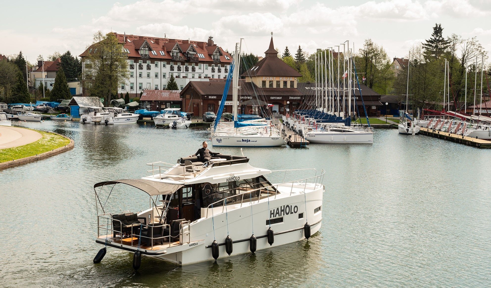 Cobra Yachts 40 | Haholo