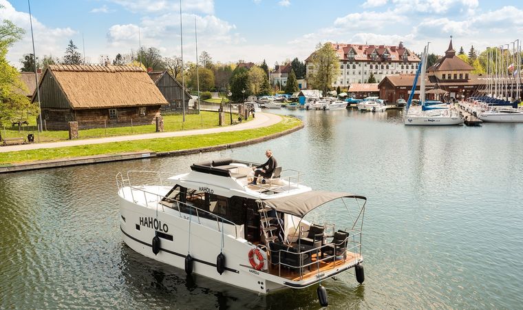 Cobra Yachts 40 | Haholo