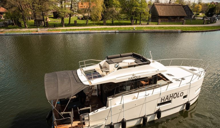 Cobra Yachts 40 | Haholo