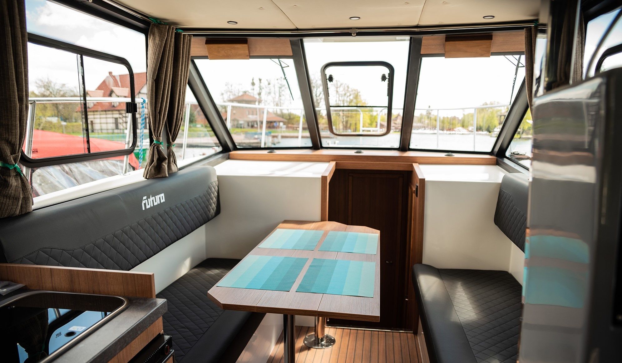 Cobra Yachts 40 | Haholo