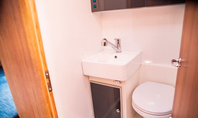 Cobra Yachts 40 | Haholo