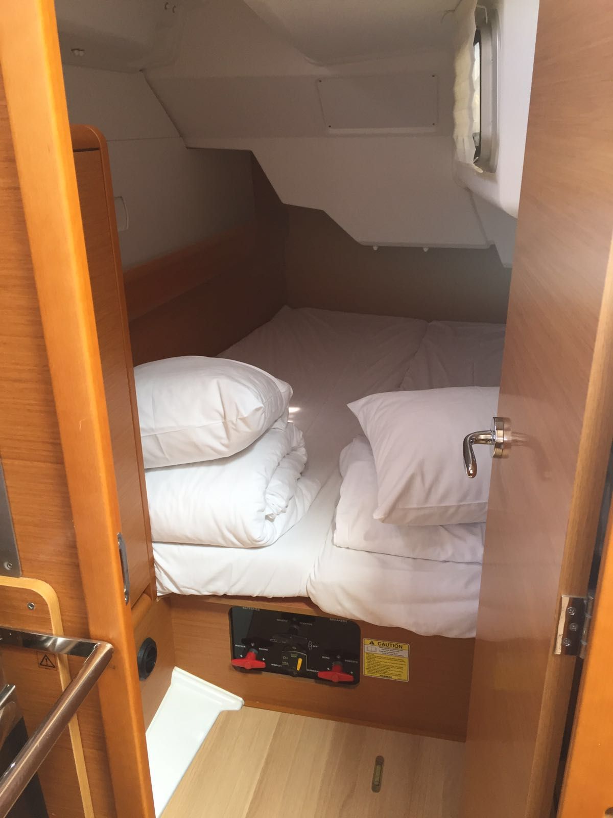 Jeanneau Sun Odyssey 379 | Erin