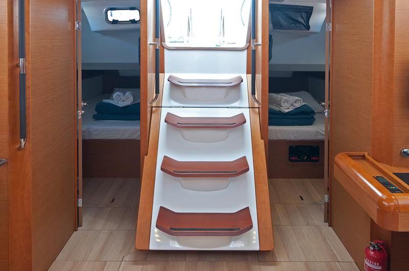 Jeanneau Sun Odyssey 469 | South Kiss