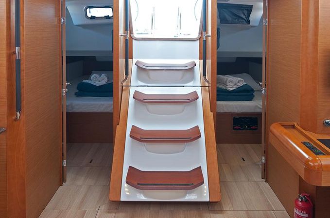 Jeanneau Sun Odyssey 469 | South Kiss