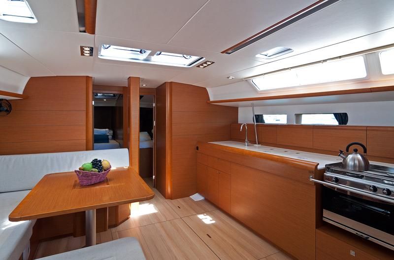 Jeanneau Sun Odyssey 469 | South Kiss