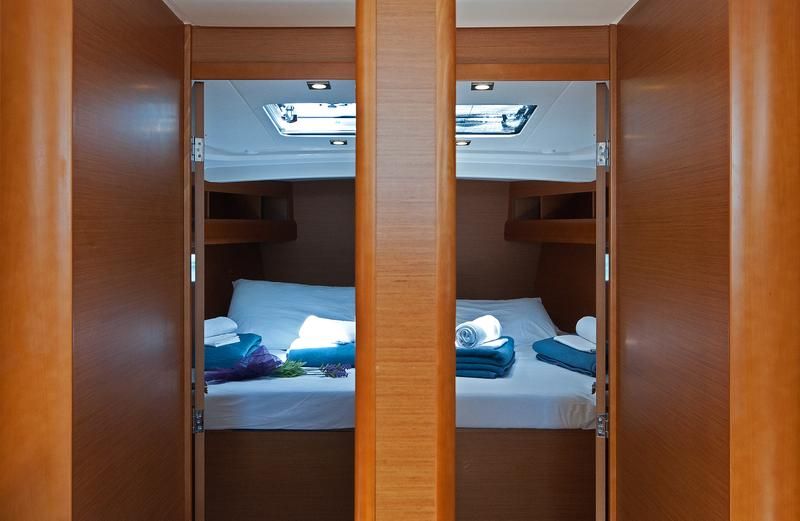 Jeanneau Sun Odyssey 469 | South Kiss