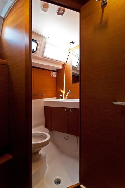 Jeanneau Sun Odyssey 469 | South Kiss