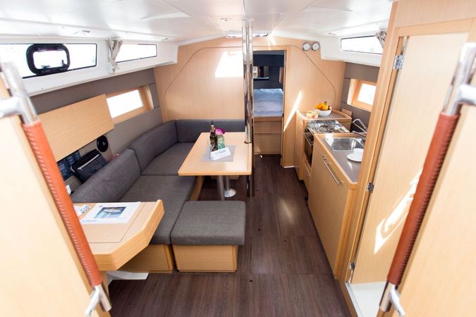 Beneteau Oceanis 38 | Omega