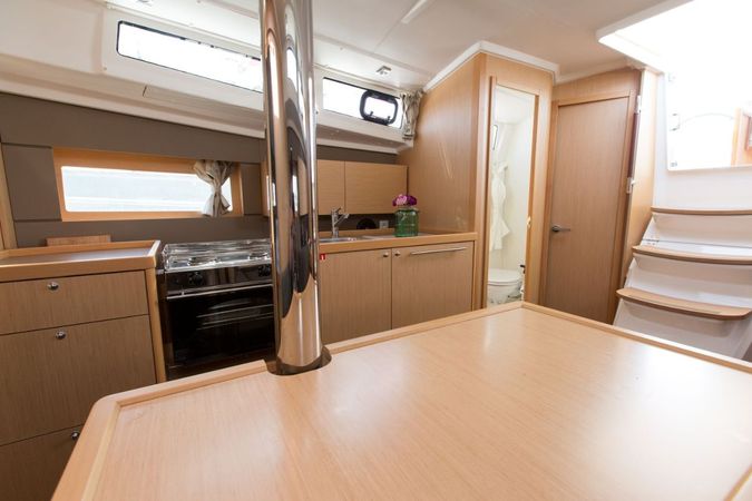 Beneteau Oceanis 38 | Omega