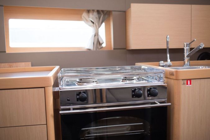 Beneteau Oceanis 38 | Omega