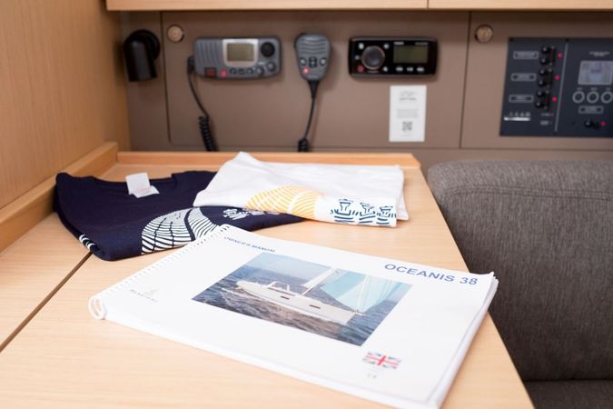 Beneteau Oceanis 38 | Omega