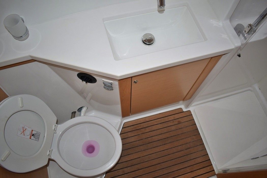 Lagoon 450 F | Red Twin