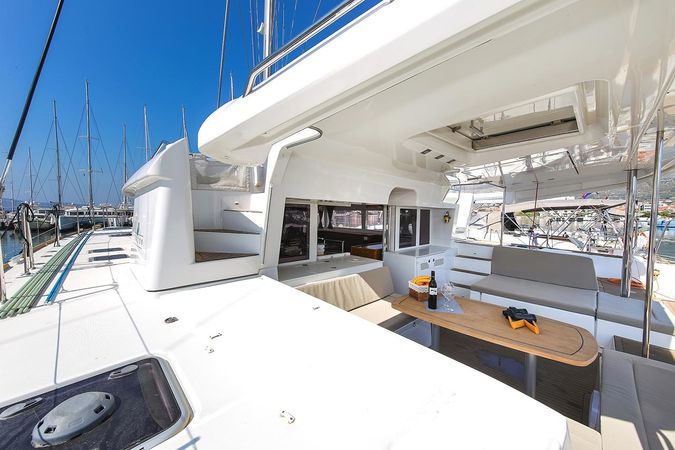 Lagoon 450 F | Yara