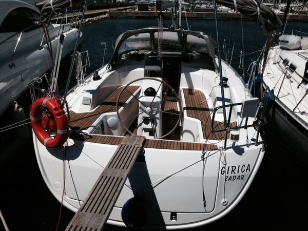Bavaria Cruiser 33 | Girica