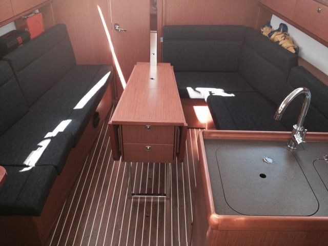 Bavaria Cruiser 33 | Girica