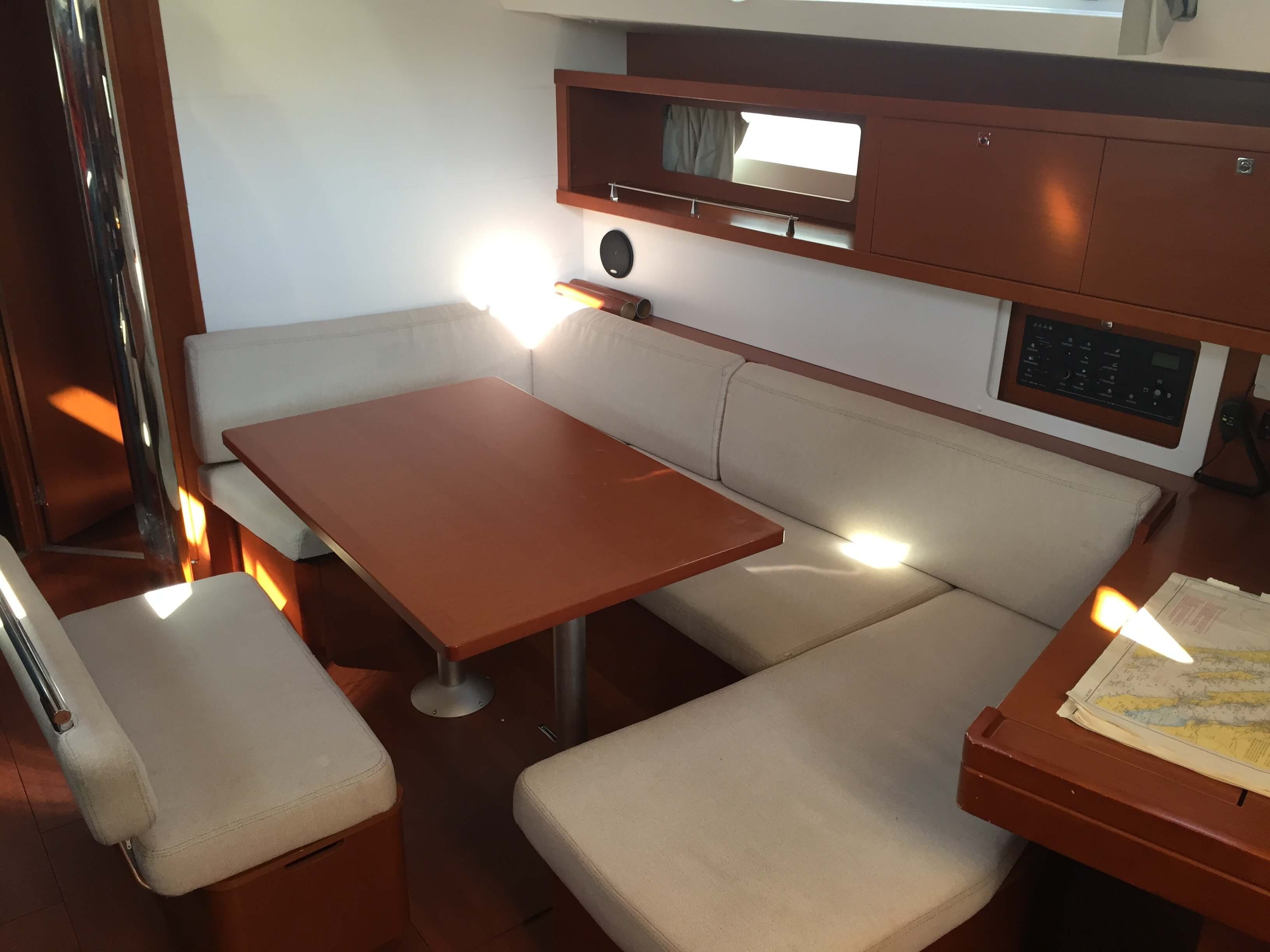 Beneteau Oceanis 45 | Nika