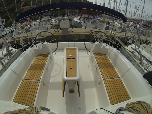 Dufour 382 | Gangaro