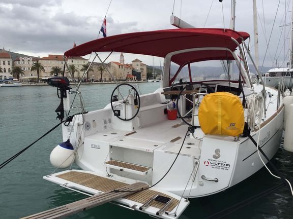 Oceanis 38