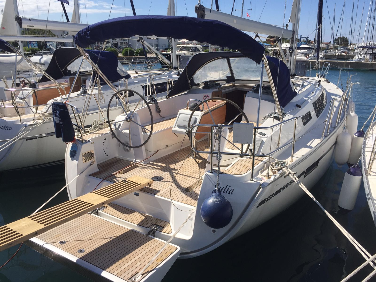 Bavaria Cruiser 37 | Julia