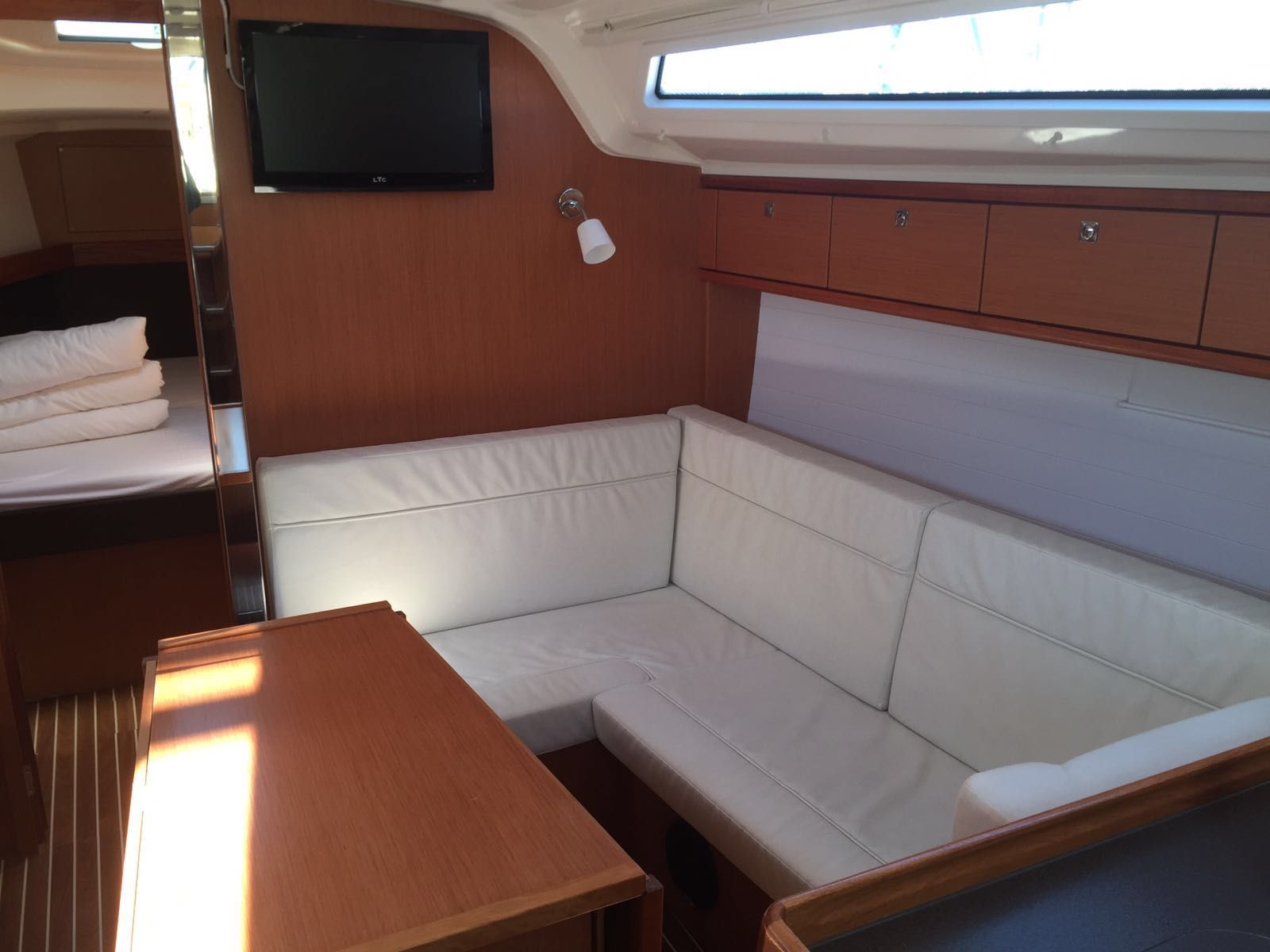 Bavaria Cruiser 37 | Julia